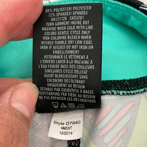 Live Love Dream Neon Geometric Print Tribal Pattern Athletic Capris Size Small - Picture 8 of 8